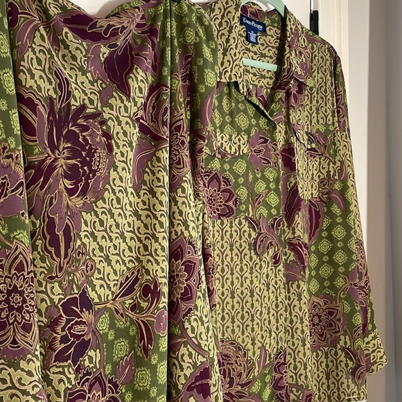 Evan-Pincone Woman two piece skirt and blouse.  Size 18 w skirt and 1x shirt - Picture 2 of 8